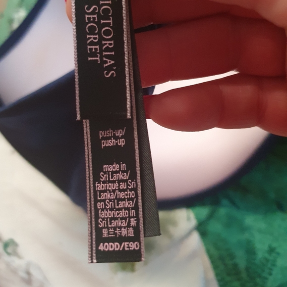 Victoria secret bra EUC - Picture 5 of 5